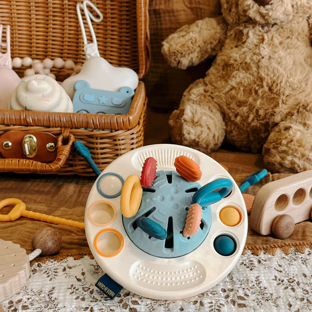 HOMERRY™ UFO Silicone Pulling Toy